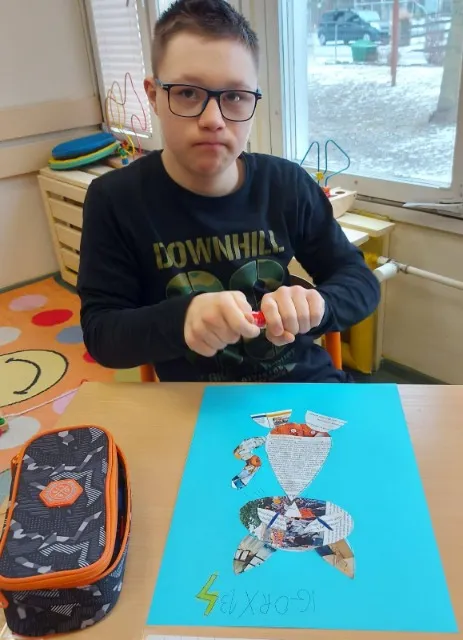 Dziecko z rysunkiem